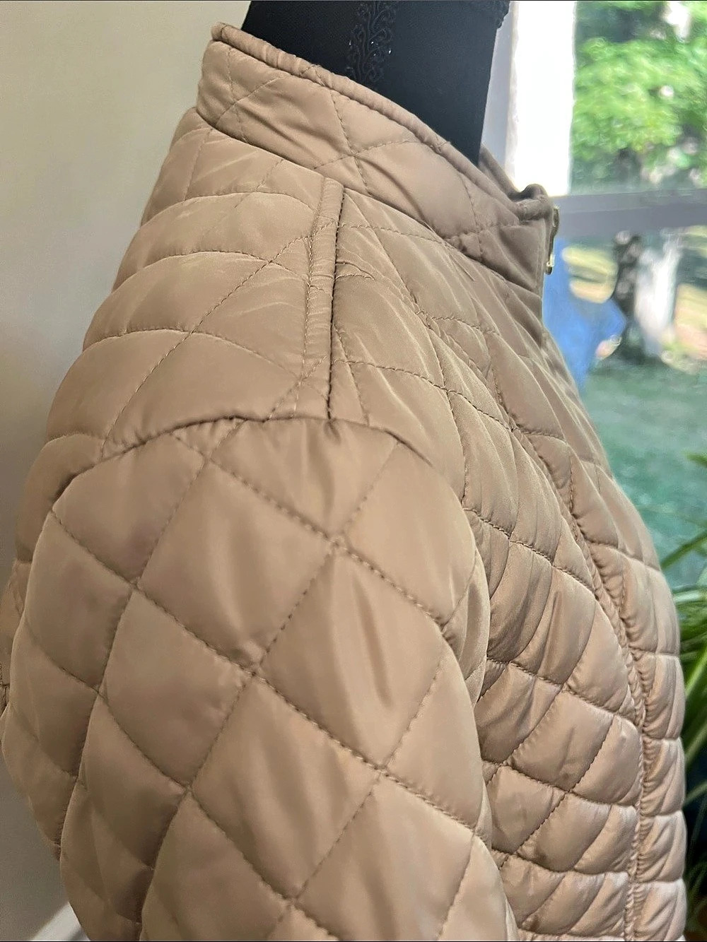 Kim Rogers Quilted Jacket in Beige Medium Like New - Picture 4 of 10
